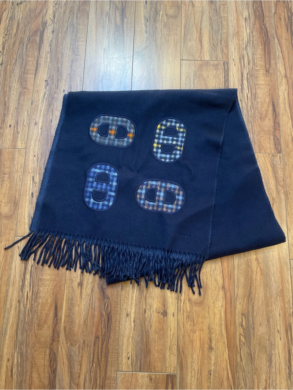 Hermès Recto-Verso Maillons Colores 100% Cashmere Scarf Bleu Marine Reversible - Picture 12 of 16